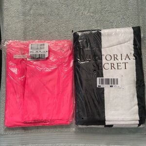 NWT Victoria's Secret Pink and Black & White Towels
